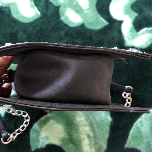 Adorable silver metallic unicorn purse - Picture 5 of 7